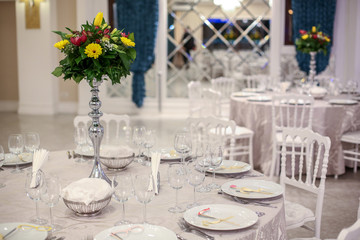 Elegant table arrangement