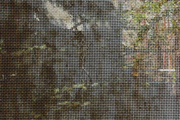 Through wall in the form of a lattice