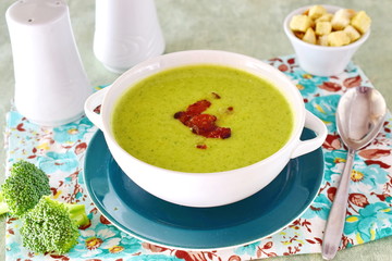 A bowl of a creamy broccoli soup with crunchy bacon. Healthy food. Healthy eating concept