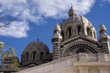 Fototapeta na wymiar beautiful cathedral of Marseille with a nice sky, south of France