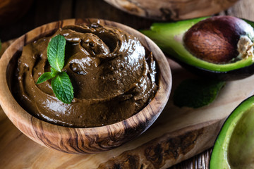 Avocado mousse with chocolate and mint