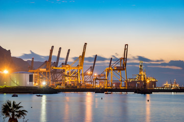 Fototapeta premium Drilling platform in the port of Tenerife