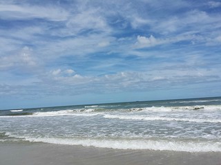 Fototapeta na wymiar Beautiful ocean view on Atlantic coast of North Florida 