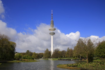 Naklejka premium Blick auf den Fernsehturm in Hamburg