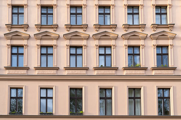 Fototapeta na wymiar facade of a beautiful old building in Berlin Kreuzberg