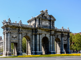 Fototapeta na wymiar Puerta de alcala