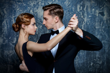 couple dancing tango - obrazy, fototapety, plakaty