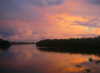 Obraz na płótnie Canvas Orange and Blue Florida Sunset