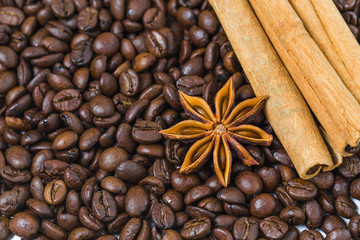 Coffee, coffee beans, food, flavor, brown beans, wood background, spices, star anise, star, enjoy, good times, beverages, characteristics,black, black, breakfast, breakfast, coffee color,