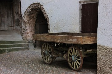 Obraz premium Old wooden cart in Rango, Trentino, Italy