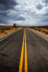 Ein Highway im Arches Nationalpark in Utah