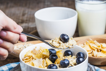 Breakfast: oatmeal with blueberries