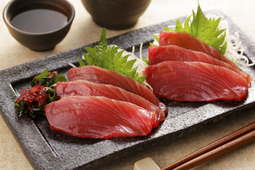 カツオの刺身　Skipjack sashimi
