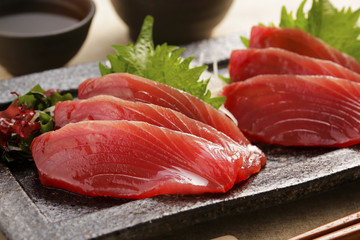 カツオの刺身　Skipjack sashimi