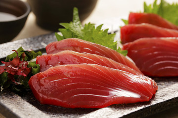 カツオの刺身　Skipjack sashimi