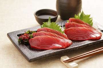 カツオの刺身　Skipjack sashimi