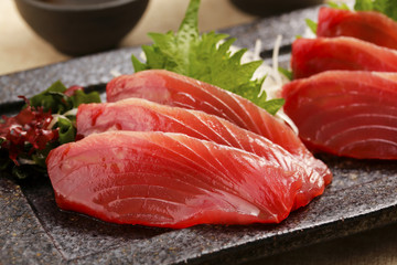 カツオの刺身　Skipjack sashimi