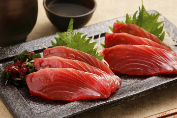 カツオの刺身　Skipjack sashimi