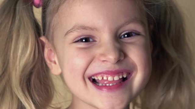 Close-up portret of young girl