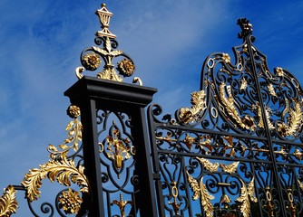 Tor des Kensington Palastes in London - obrazy, fototapety, plakaty
