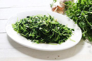 Chinese cuisine, Stir fry sweet bean sprout with garlic