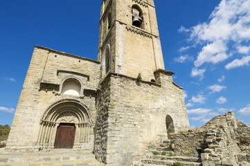 Fototapeta na wymiar Romanesque church in Spain