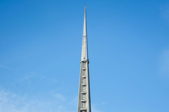 Electric pole for transmitting and lightning rod..