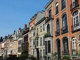 Fototapeta na wymiar Brüssel: Schöne Altbaufassaden in der Sonne