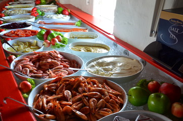 Smörgåsbord med fisk och skaldjur