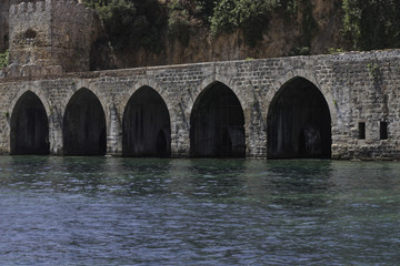 Fototapeta premium View of the stone arch in the sea.