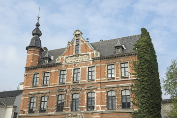 Fototapeta na wymiar Historisches Schulhaus in Gent, Belgien: RIJKS MIDDELBARE SCHOOL, Belgien