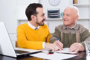 Old man signed car purchase contract