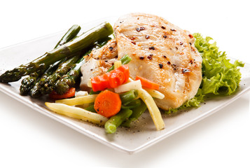 Grilled chicken fillet with asparagus