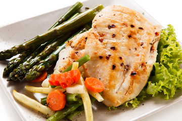 Grilled chicken fillet with asparagus