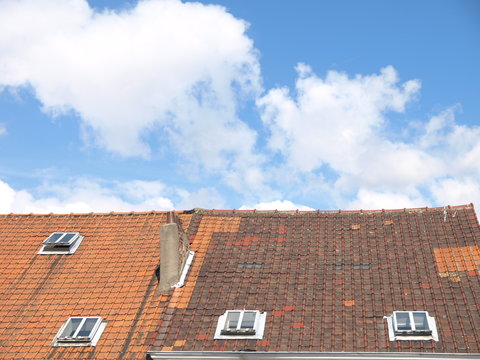 Sanierungsbedürftiges Dach