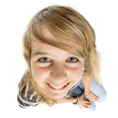 caricature sourire jeune fille grand angle