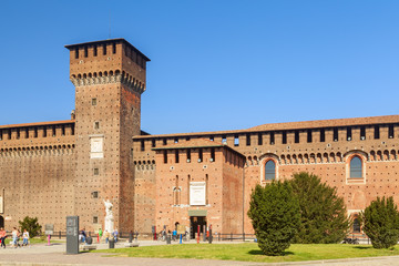 Fototapeta na wymiar sforza castle in the city of milan