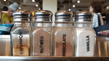 cinnamon, vanilla, nutmeg, chocolate