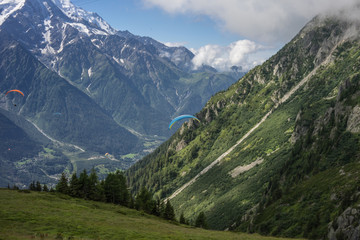 Obraz premium Tour du Mont Blanc trek takes hikers through France, Switzerland and Italy over the course of a week