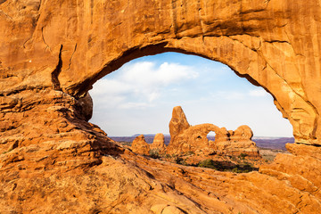 North Window und Turret Arch im Arches Nationalpark in Utah im Morgenlicht © Florian Westermann
