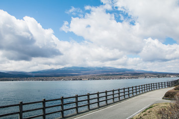 Obraz premium Mountain fuji and Lake ,the most famous place in Japan to traveling, tourlist.