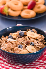 Breakfast with wholegrain cereals. 