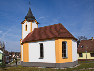 Fototapeta na wymiar Kirche in Klec in Mittelböhmen