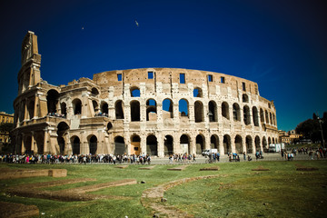 Fototapeta na wymiar travel amazing Italy series - Colosseum in Rome on a sunny day