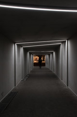 beleuchtetes tunnel