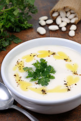 White velvet bean soup puree
