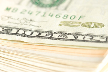 Nahaufnahme von vielen Dollar Geldscheinen