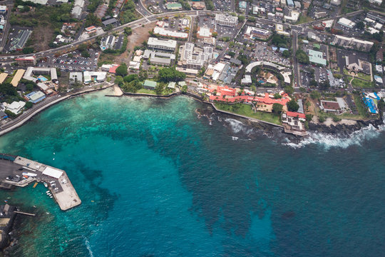 Luftaufnahme des Hafens von Kona auf Big Island, Hawaii, USA.
