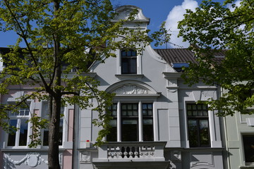 Altes Bürgerhaus mit Balkon