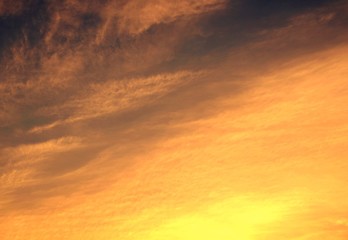 染まるかすみ雲